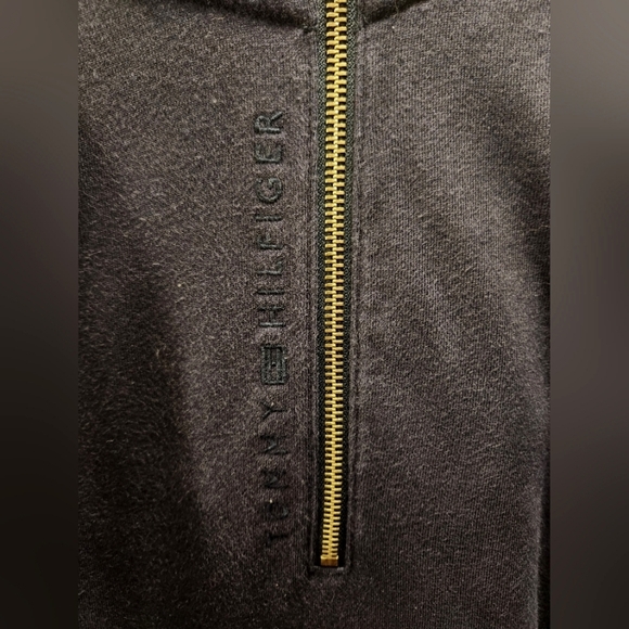 Tommy Hilfiger XXL Dark Navy Blue Hoodie, 1/2 Zipper Closure, %100 Cotton - Picture 5 of 9